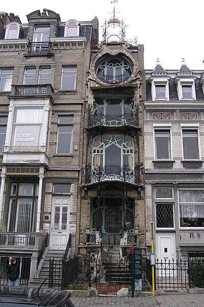 The Saint-Cyr House in Brussels, Belgium, was built between 1901 and 1903 for painter
Georges de Saint-Cyr; it is an Art Nouveau masterpiece.