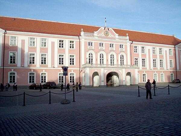 Toompea Castle in the upper town of Tallinn is the home of the Estonian Parliament, the Riigikogu.
